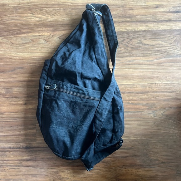 Ameribag Black Crossbody Bag Sleek and Versatile - Picture 1 of 7